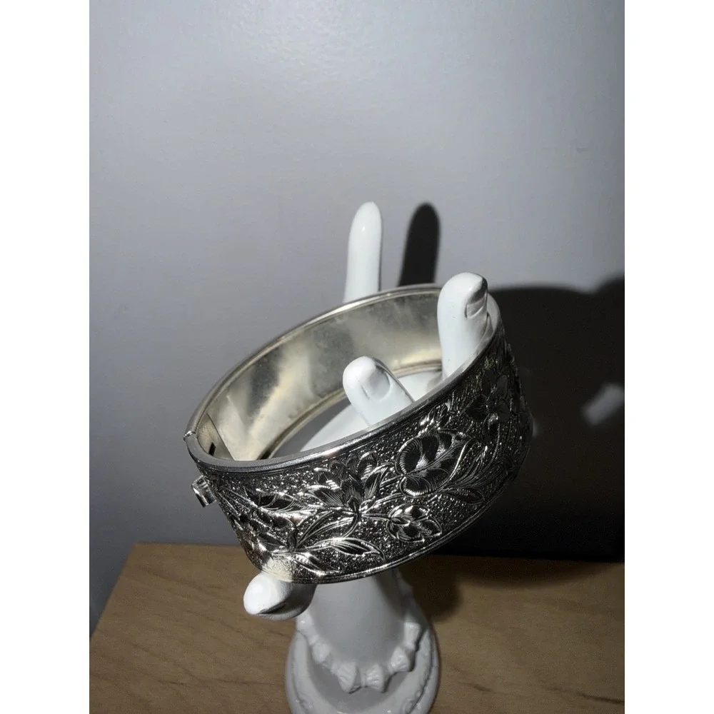 Vintage Silver Tone Wide Hinged Cuff Bracelet Sunburst Floral Design